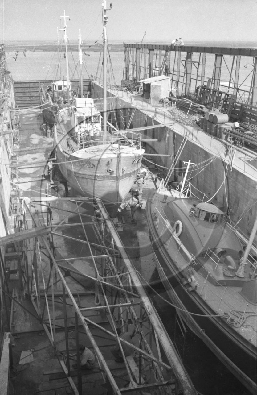 chantiers Auroux 27 septembre 1967 le Mont Saint Jean et canot de sauvetage pochette 5303 - 2 -.jpg chantiers Auroux 27 septembre 1967 le Mont Saint Jean et canot de sauvetage pochette 5303 - 2 -.jpg