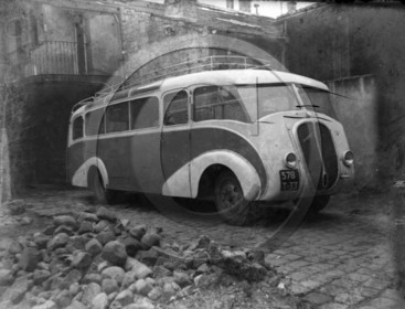 auu 422 autocar.jpg