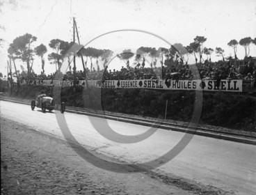 AUC 64 Stavouéli 1929 Bouville sur Bugatti .jpg