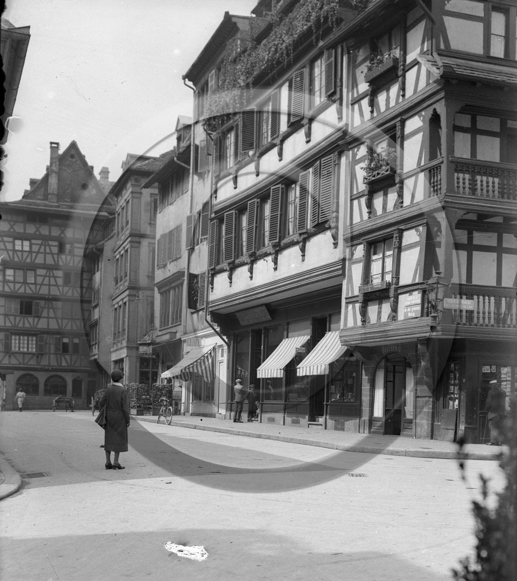 vi  1162 Strasbourg place aux cochons de lait dpt 67 .jpg