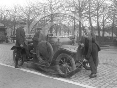 AU 3594 ancetre.jpg