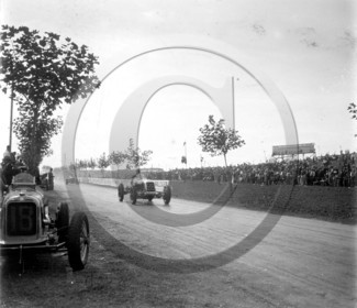 AUC 72 Alger 1934 Masérati et Wimile  sur Bugatti .jpg