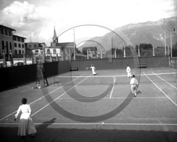 sl 8 tennis.jpg
