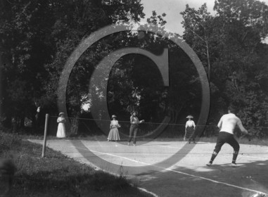 sl 187 tennis.jpg