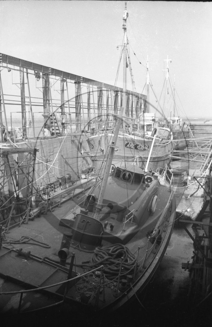 chantiers Auroux 27 septembre 1967 le Mont Saint Jean et canot de sauvetage pochette 5303 - 4 -.jpg chantiers Auroux 27 septembre 1967 le Mont Saint Jean et canot de sauvetage pochette 5303 - 4 -.jpg