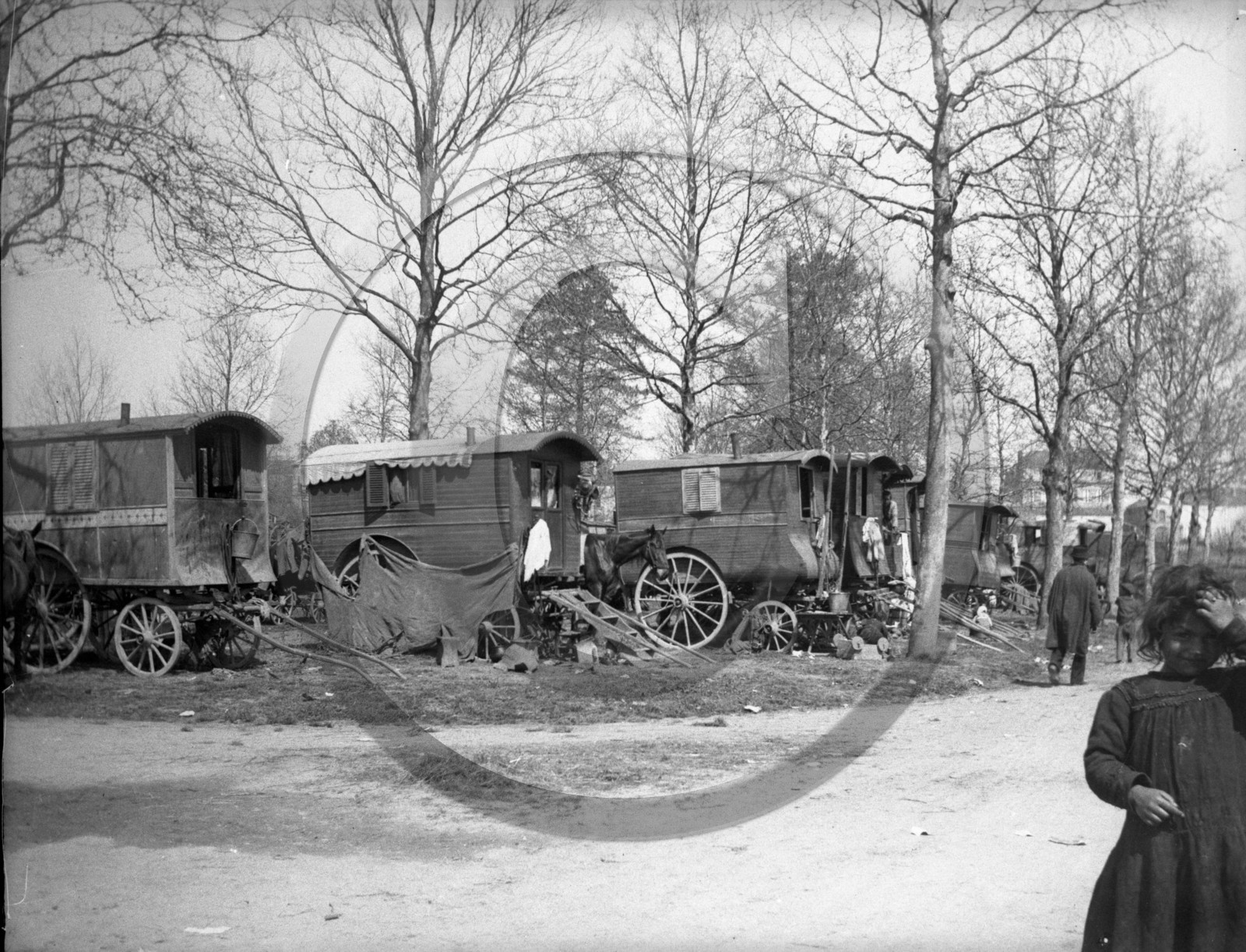 vi  477 la Bourboule le camp des gens du voyage dpt 63 .jpg