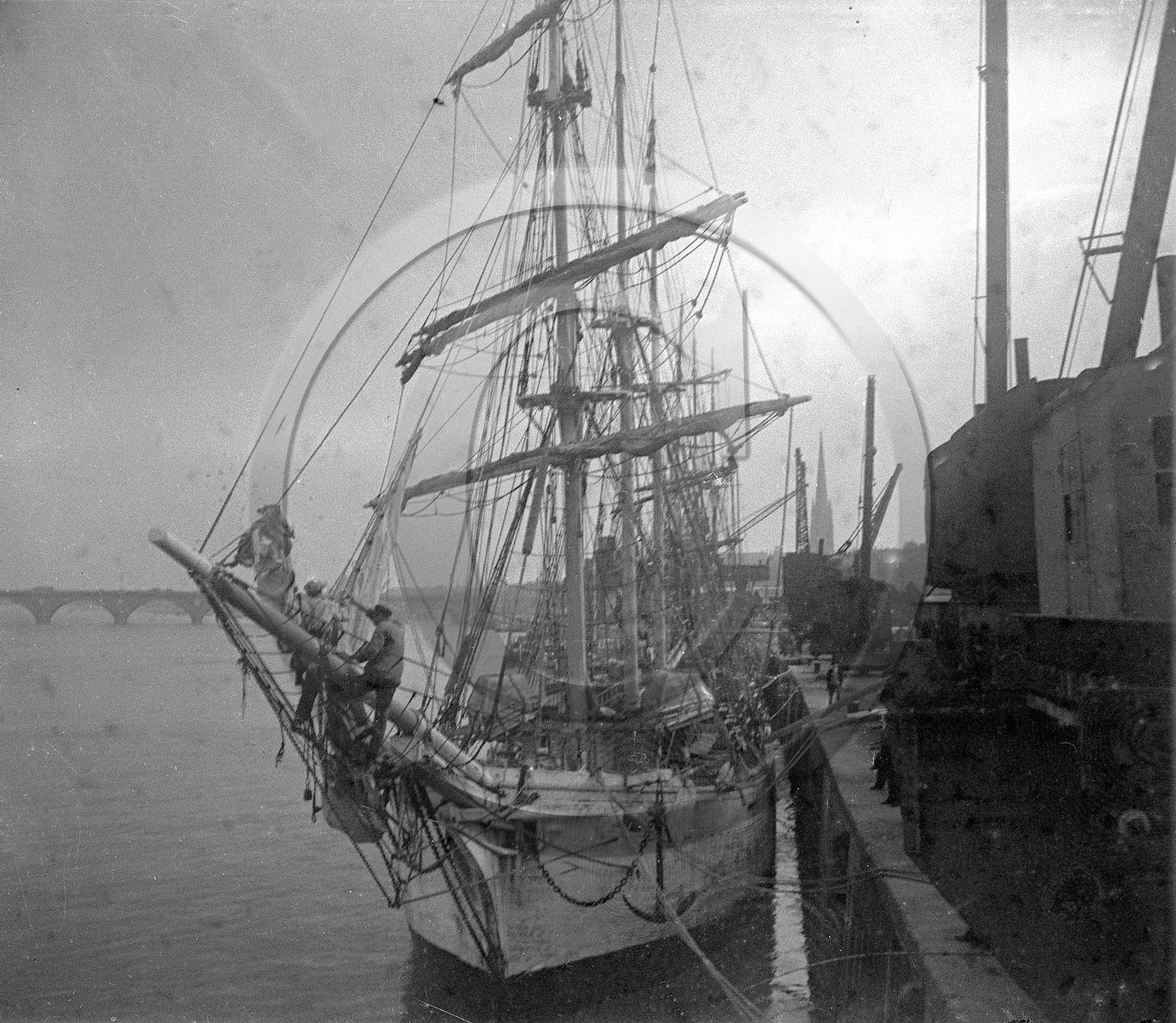 BX 119 morutier a quai.jpg