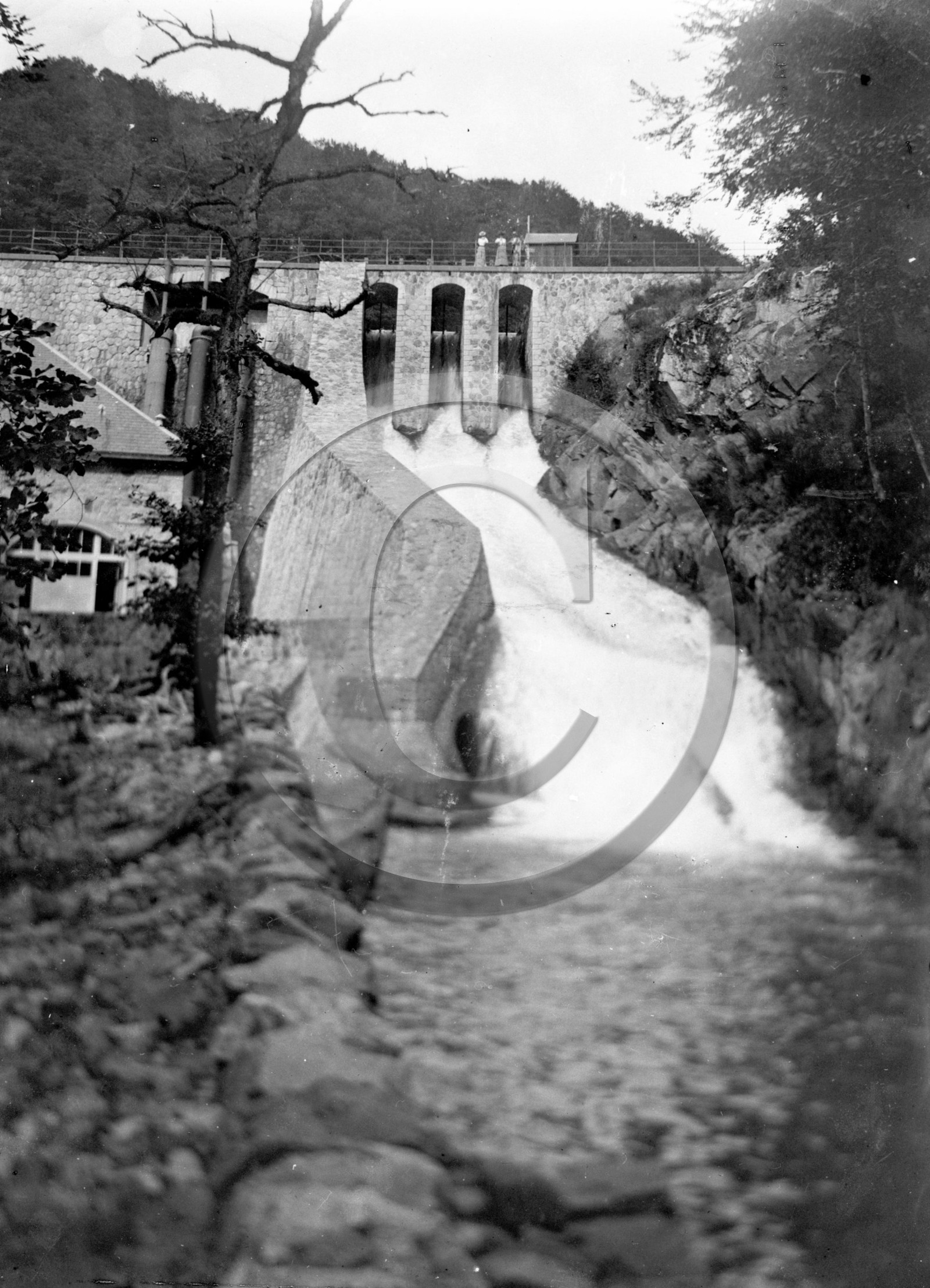 vi  1823 la Bourboule barrage .jpg