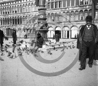 Venise place saint Marc Italie  .jpg