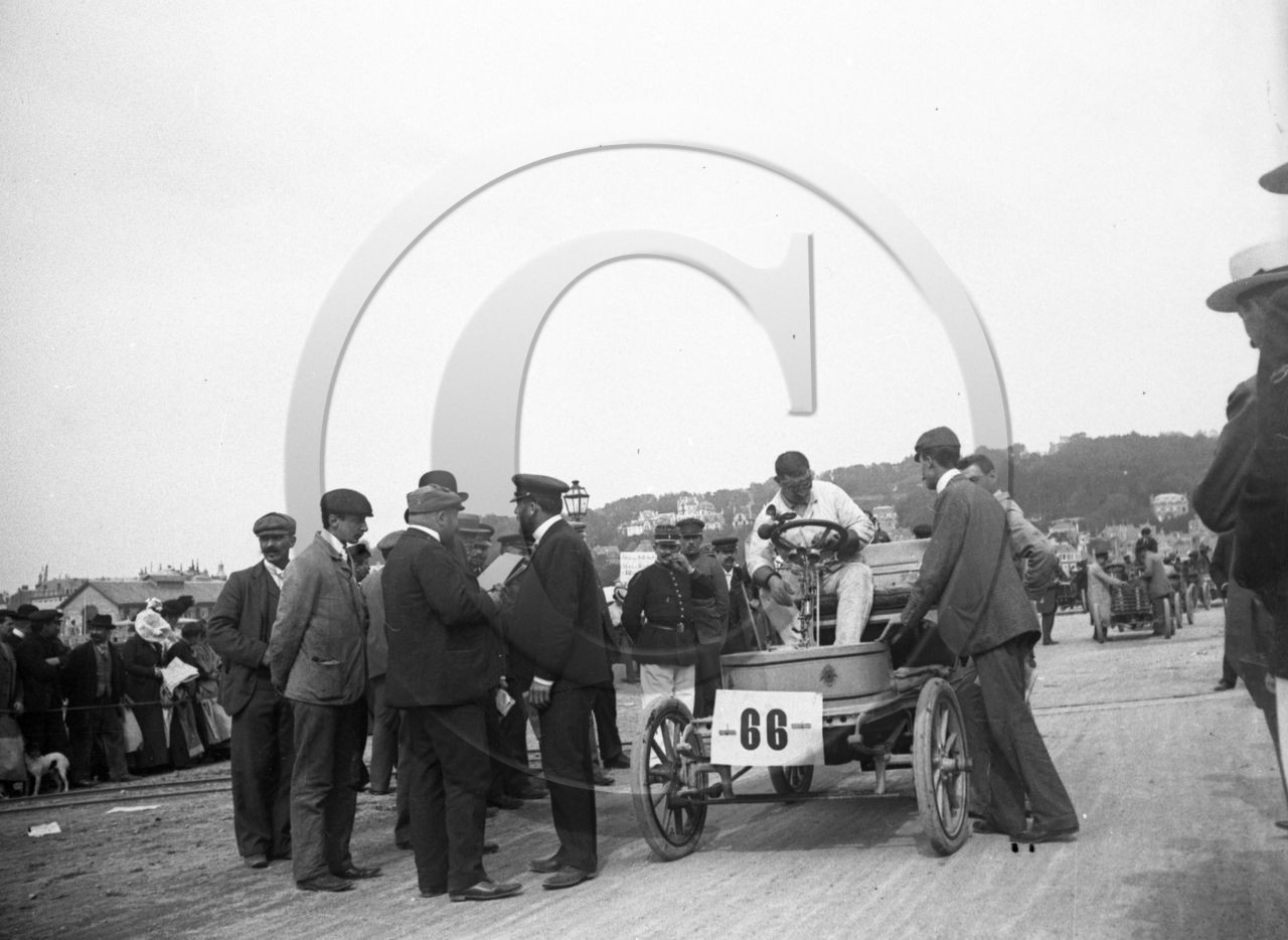 AUC 113 Le mille de Deauville  voiture Serpollet  .jpg