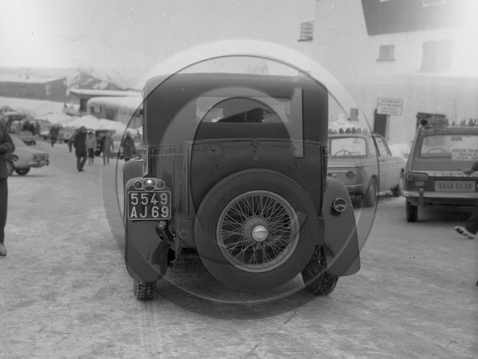 AU 764 R. des neiges Alpe d'huez  .jpg