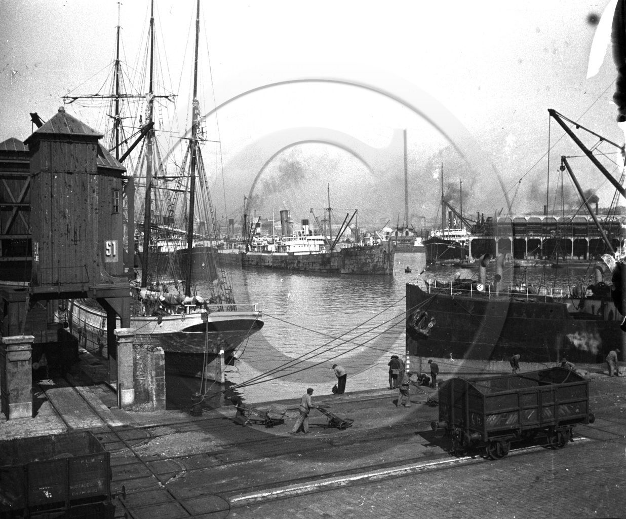 BA 1617 port de Marseille dpt 13 .jpg