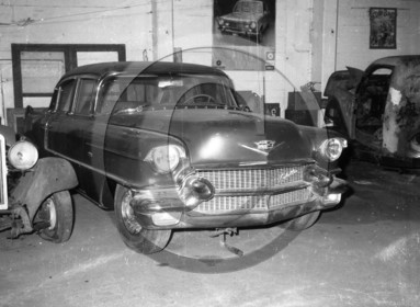 AU 1628 Cadillac sedan 1955 .jpg