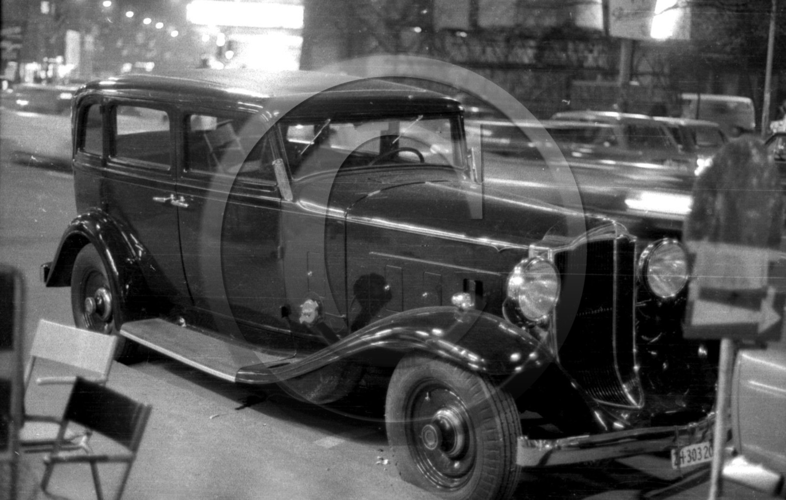 AU 233 Packard limousine 1932 .jpg