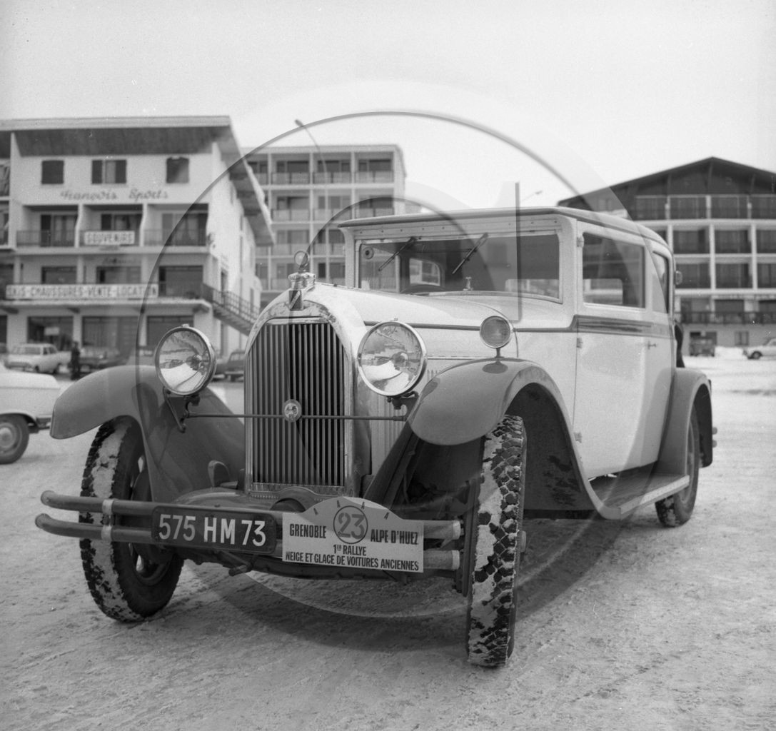 AU 804 Talbot 11-6 1er rallye neige et glace Alpe d'Huez .jpg