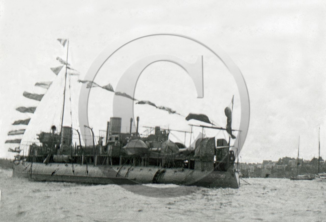 BA 1448 navire de guerre  contre torpilleur SABRE 1908  .jpg