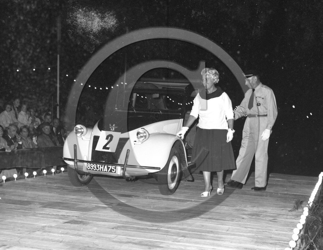 concours elegance apres guerre