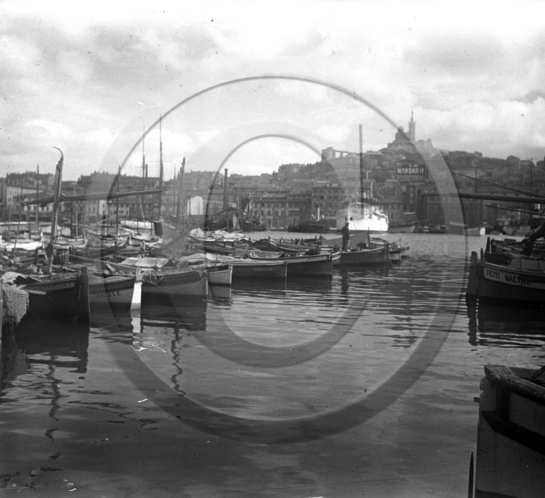 BA 676 Marseille le port dpt 13 .jpg