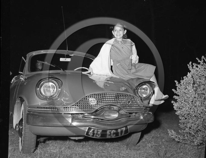 CE 315 Panhard PL 17 carrosserize Vivez Bordeaux .jpg