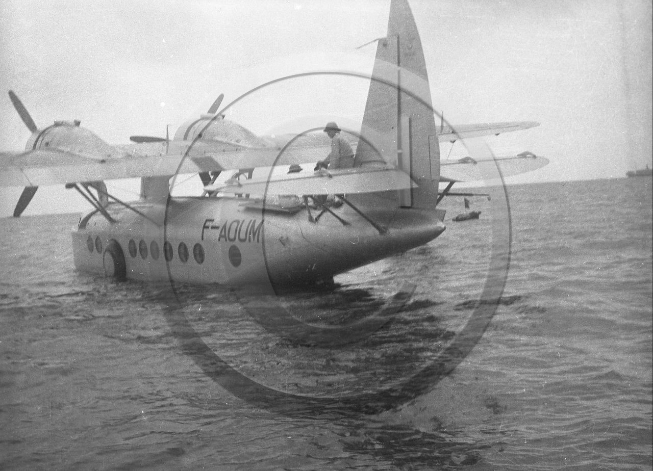 AVI 244 hydravion F AOUM .jpg