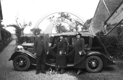 AU 4236 Renault vivasport berline .jpg