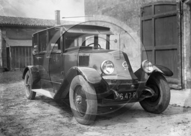 AU 906 . Renault.jpg