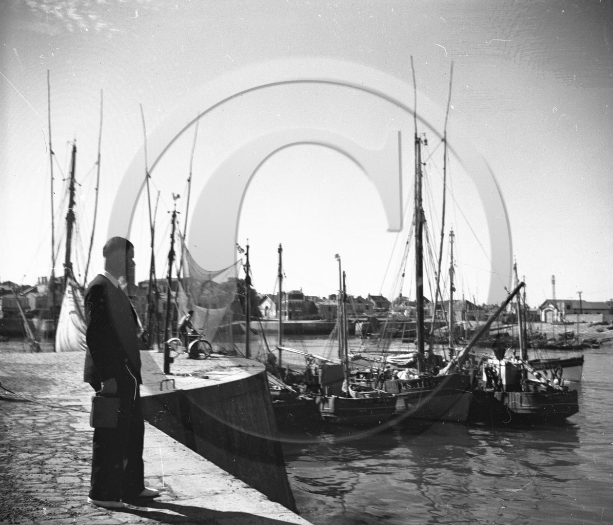 BA 794 Les Sables d  Olonne le port dpt 85 .jpg