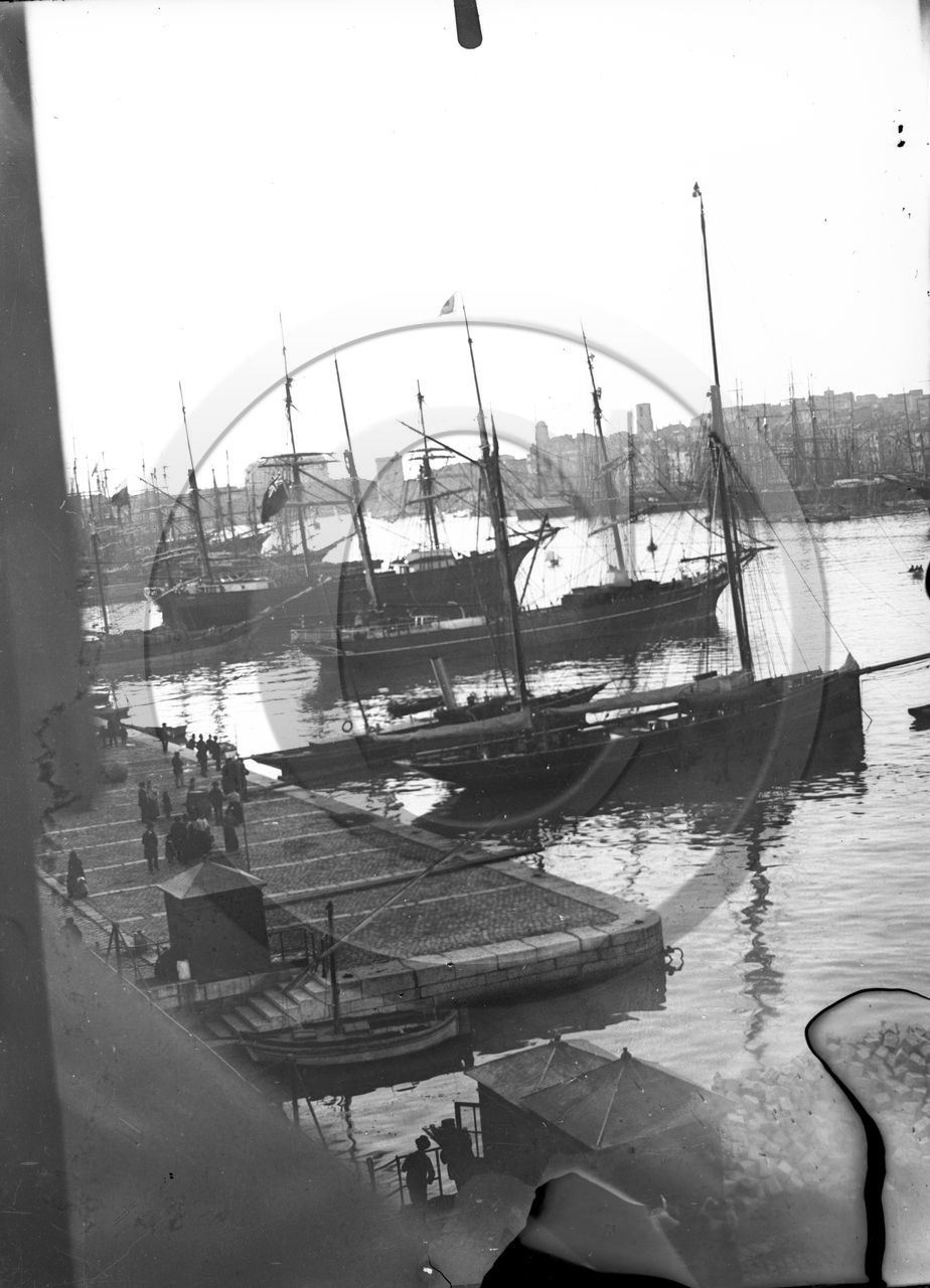 BA 672 Marseille dpt 13 .jpg