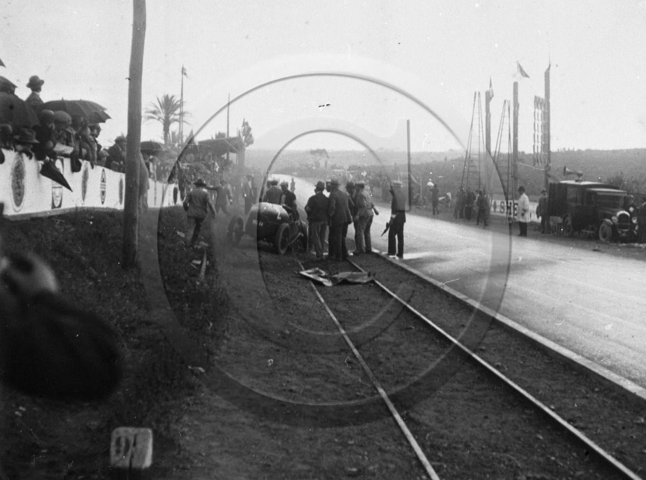 AUC 55 Staouéli .dérapage de Massé sur Salmson 6 Mai 28.jpg