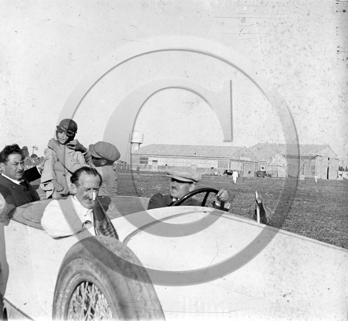 avi 281 Alger tour d honneur du fils de mr Petit 6 ans  .jpg