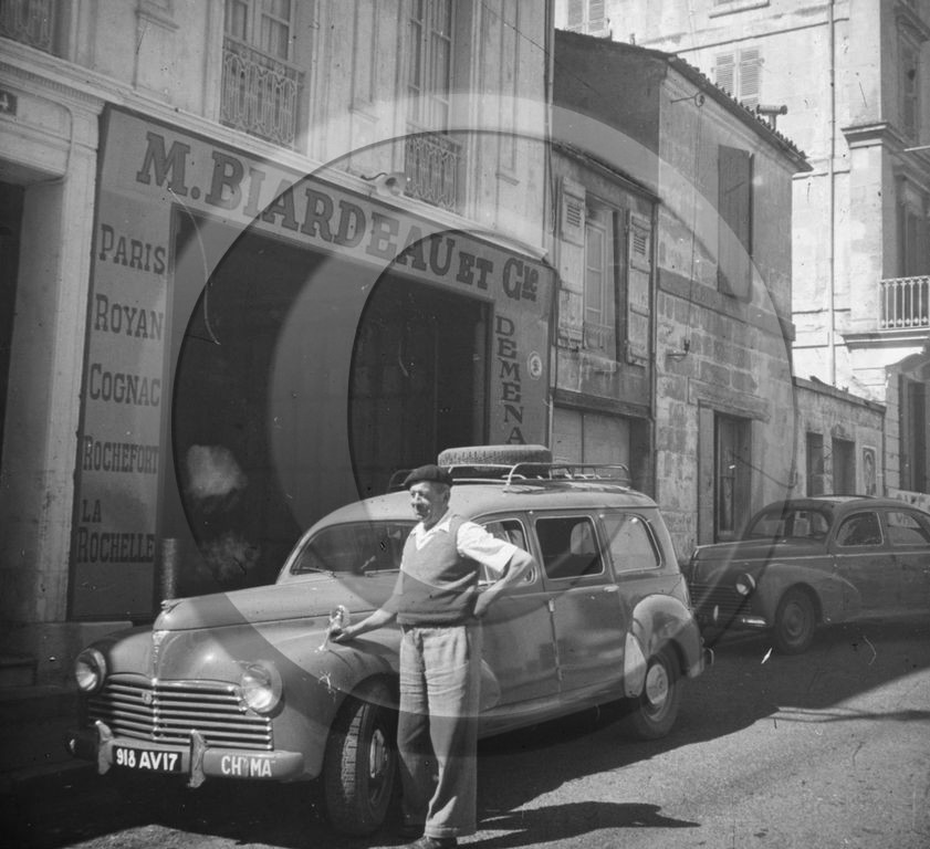 AU 4150 Peugeot 203 break  Biardeau et Cie déménagement  dpt 17  .jpg