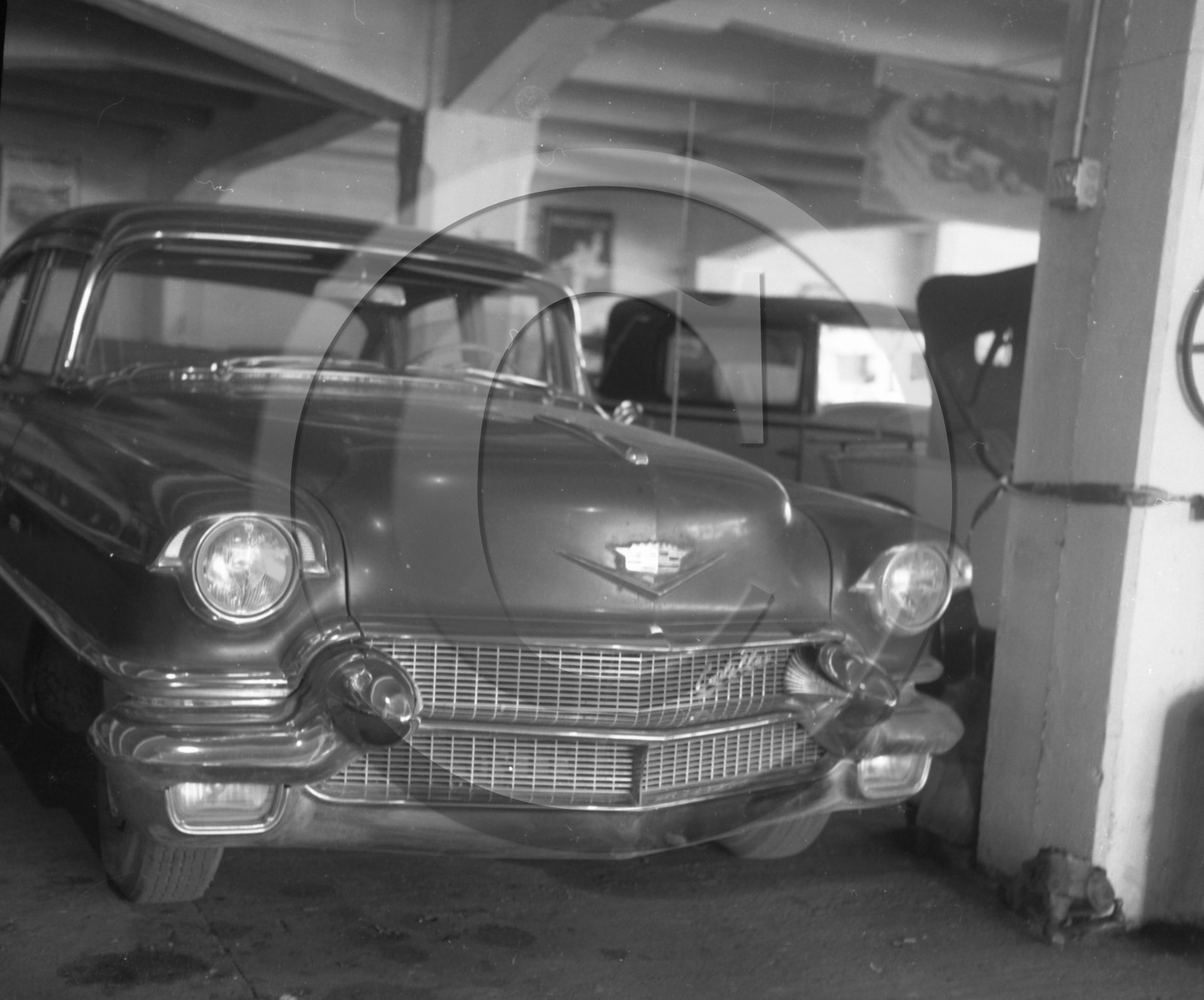 AU 1630 Cadillac sedan 1955 .jpg