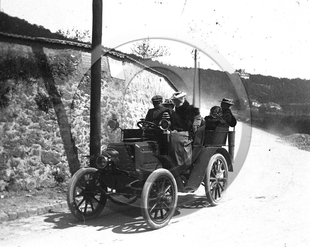 AU 3933 ancetre .jpg