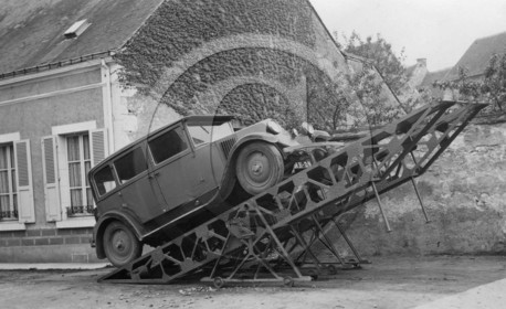 AU 4246 Renault  essai sur pont .jpg
