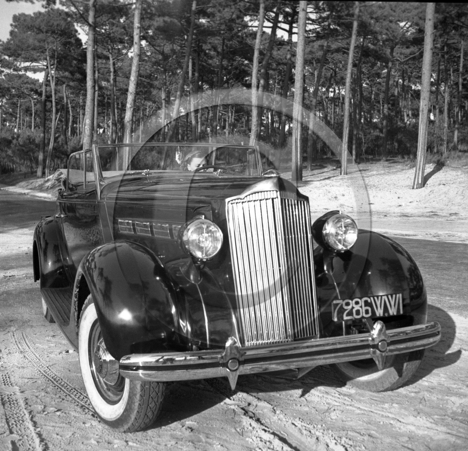 AU 2417 Packard 120 cabriolet spider 1936 .jpg