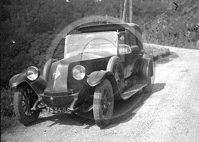 AU 4259 Renault d. photo .jpg