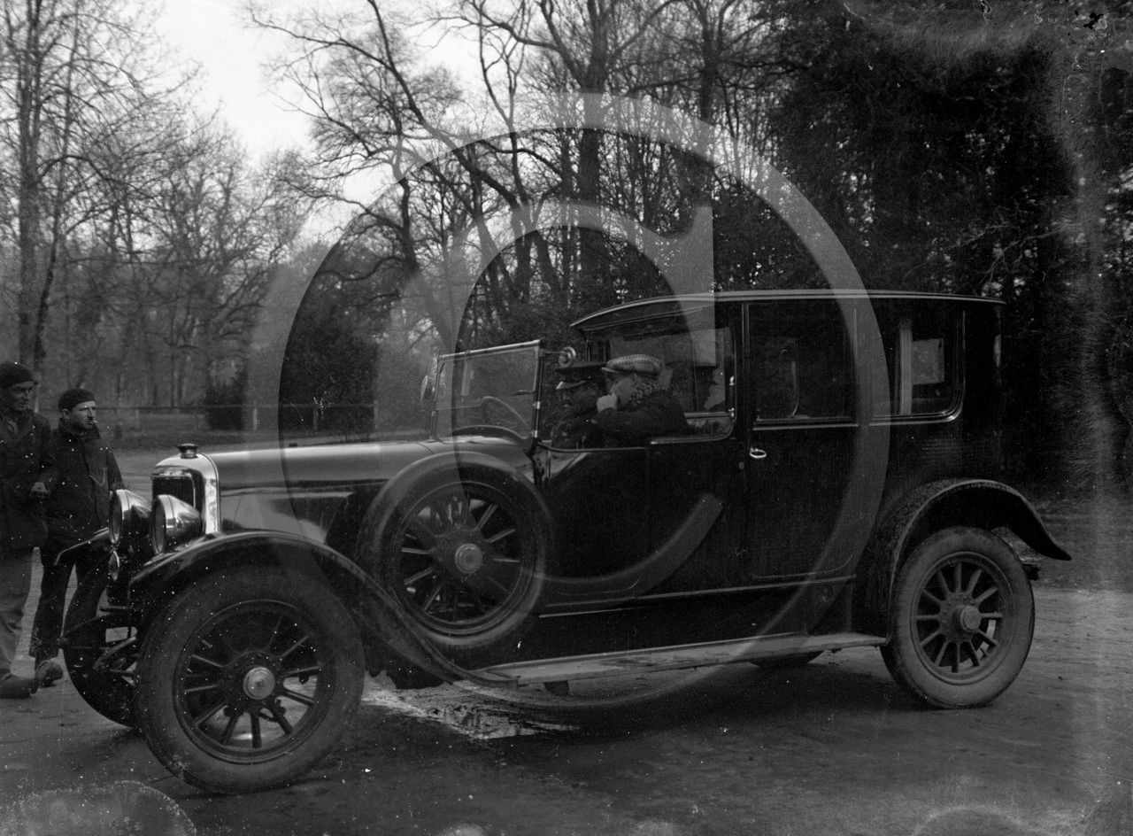 au 3547 panhard coupé chauffeur  .jpg