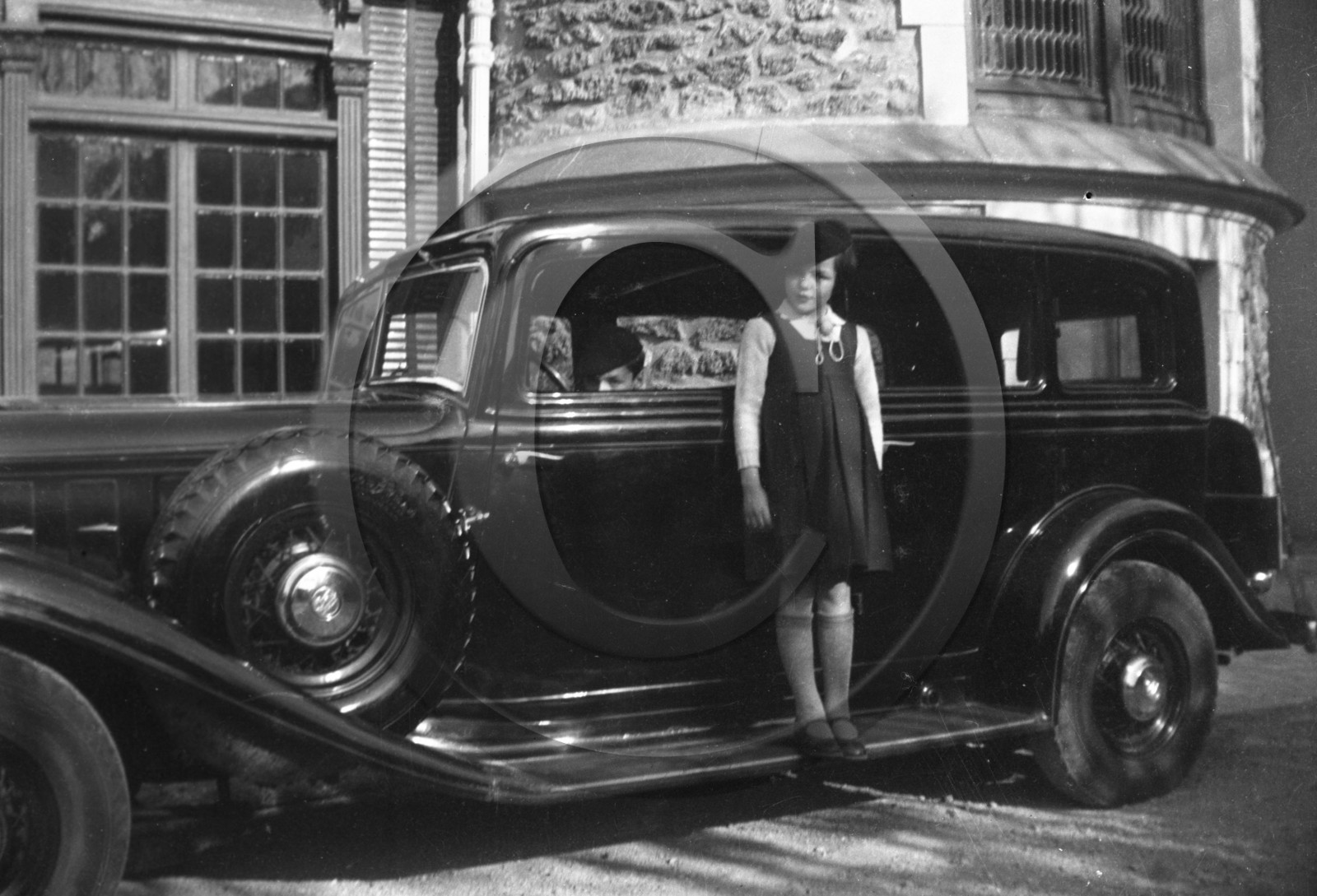AU 447 Chrysler limousine 1932 .jpg