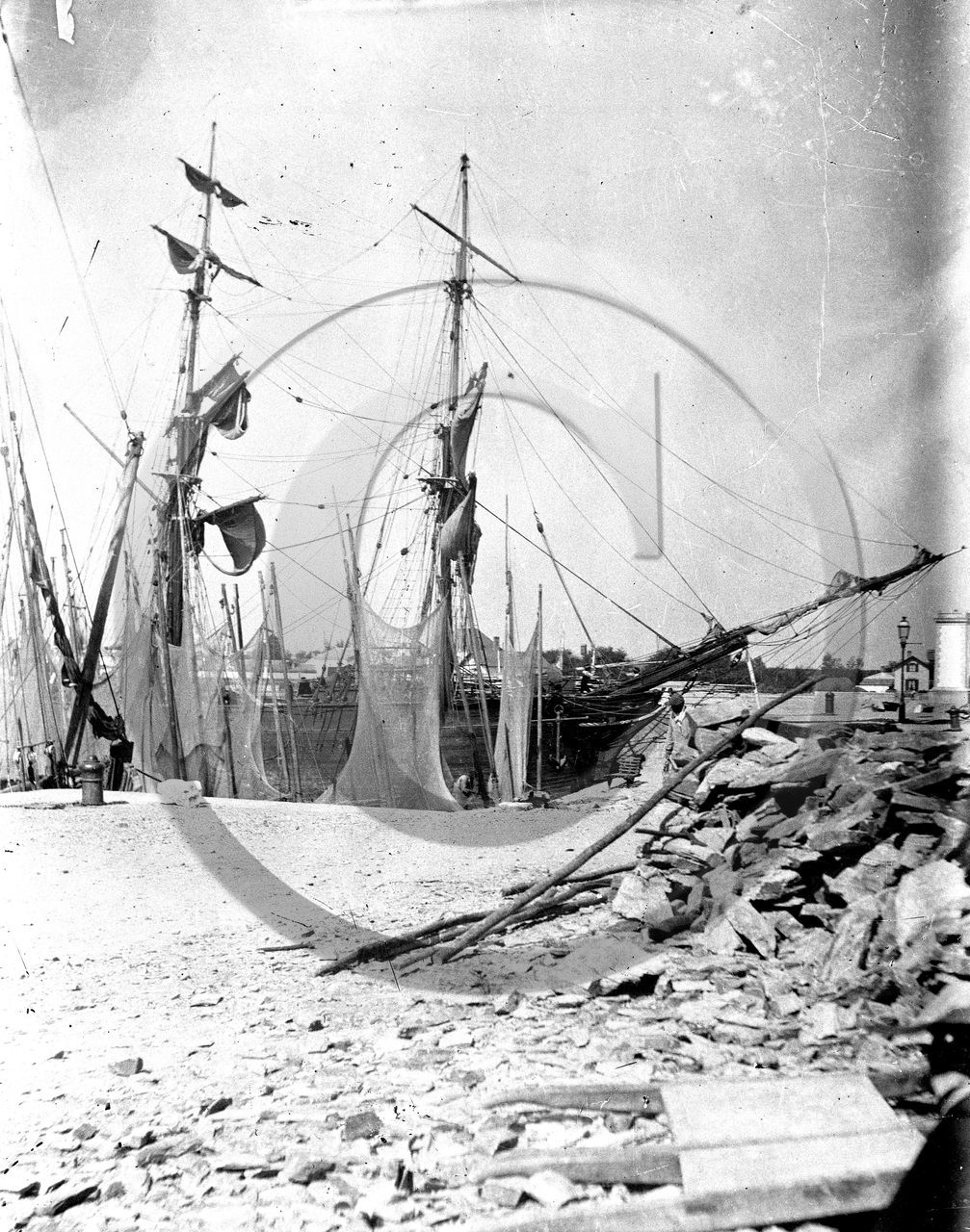 BA 98 st Gilles Croix de Vie a droite phare rouge dpt 85  .jpg