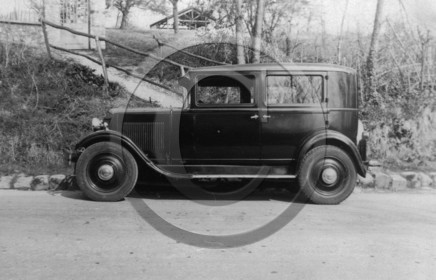 AU 2475 Renault monasix  RY 3 .jpg