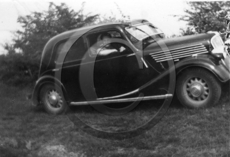 AU 4232 Renault  celta standard .jpg