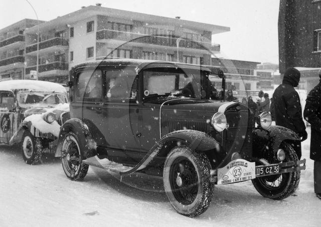 AU 754 Ford type A tudor 1931 neige et glace Grenoble Alpe d Huez .jpg