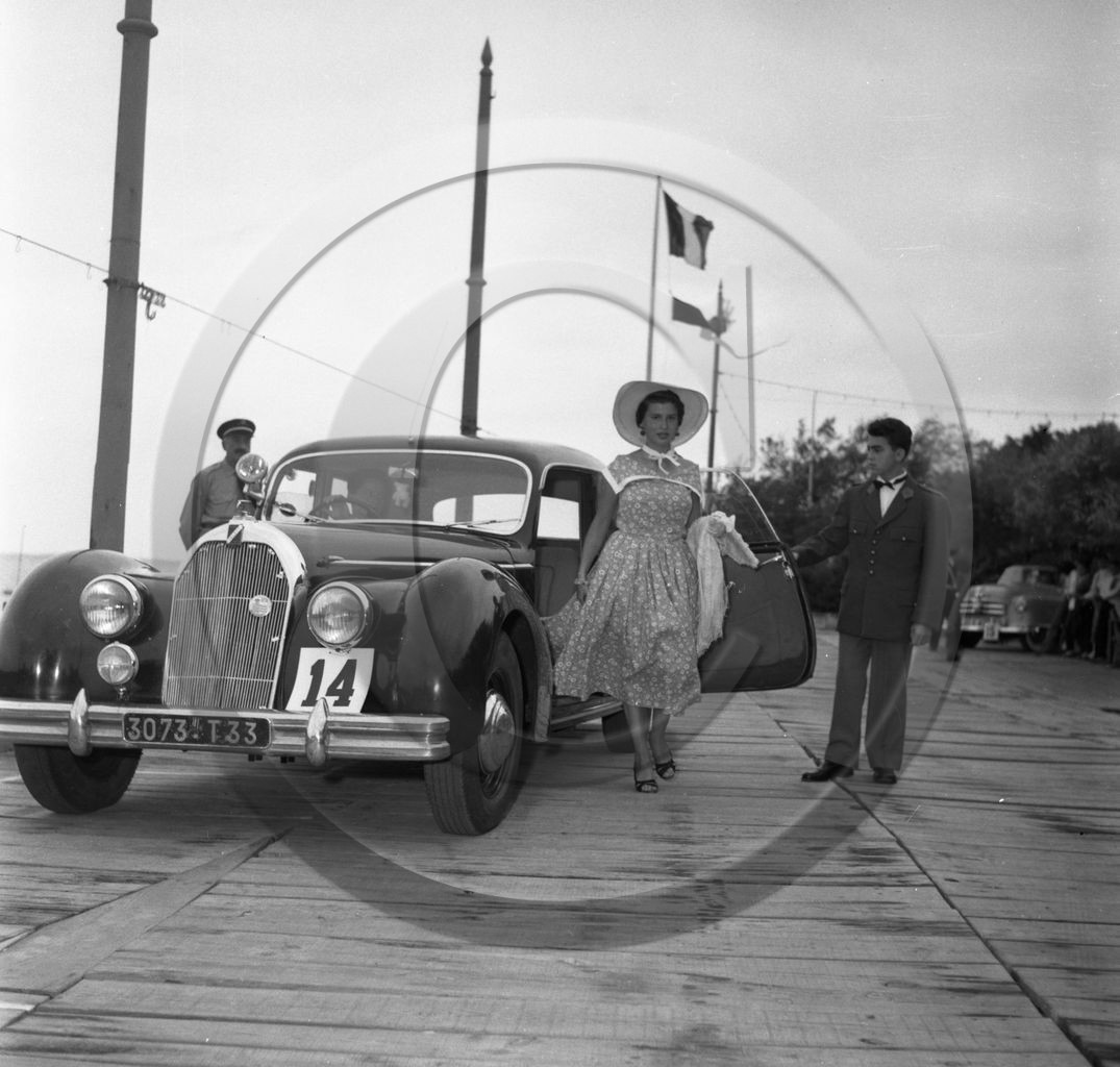 CE 514 Talbot concours elegance Arcachon année 50 photo H  Dargence .jpg
