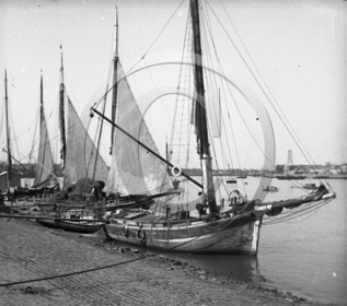 BX 573 bordeaux Jupiter - .jpg