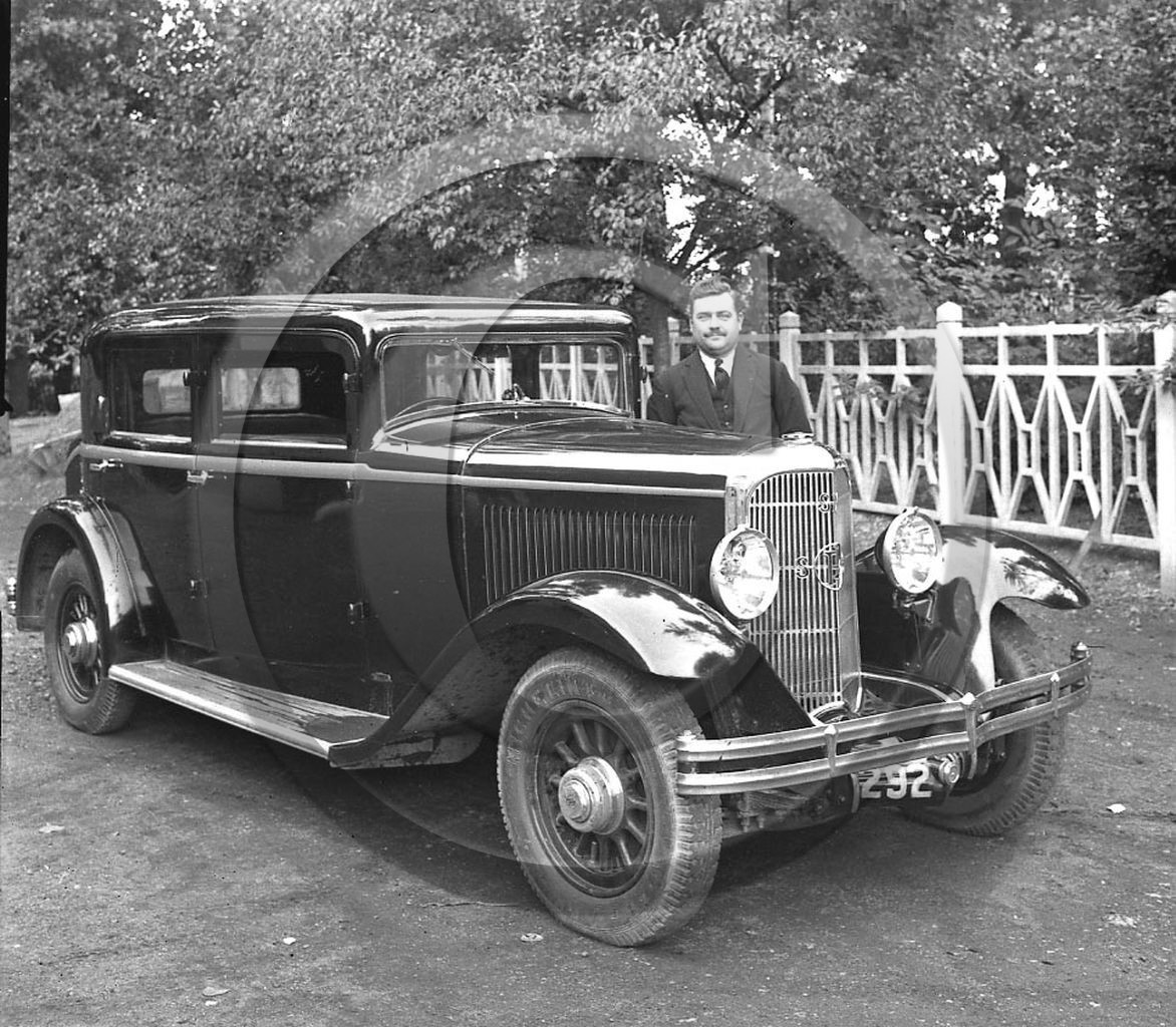 au 1182 panhard .jpg