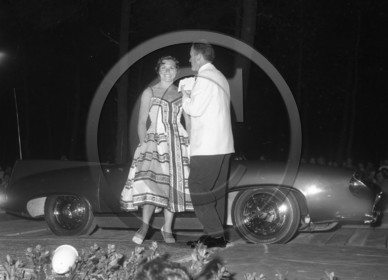 CE 558 panhard carrosserie Vivez Bordeaux  .jpg