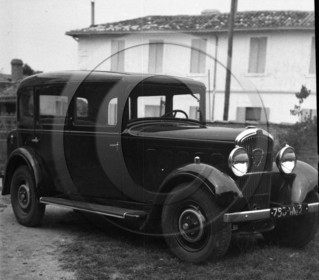 AU 2872 Peugeot 301 .jpg