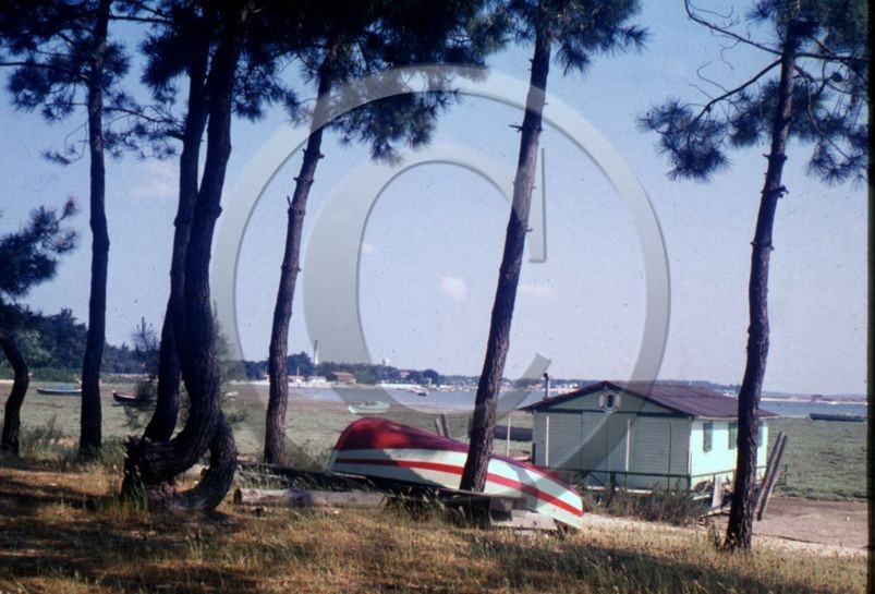 arc 4039 Cap Ferret villa vue sur phare  canot .jpg