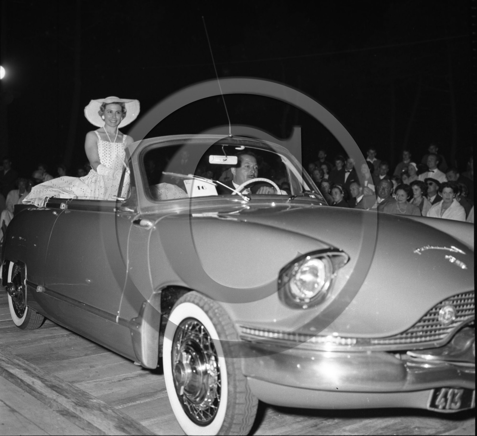 CE 299 panhard pl 17 cabriolet Vivez Bordeaux  .jpg