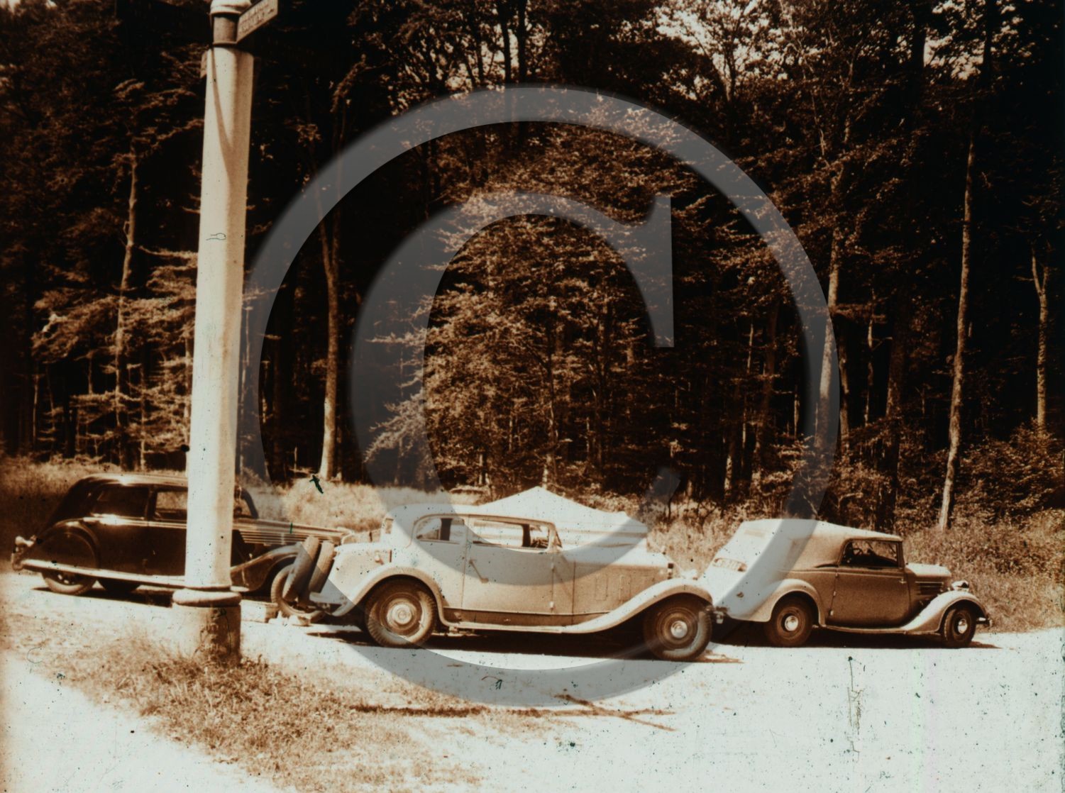 AU 3850 Delage en foret d'Eu 1937.jpg